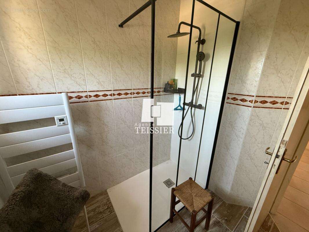 Maison à BERRIAS-ET-CASTELJAU