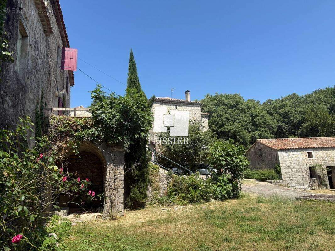 Maison à BERRIAS-ET-CASTELJAU