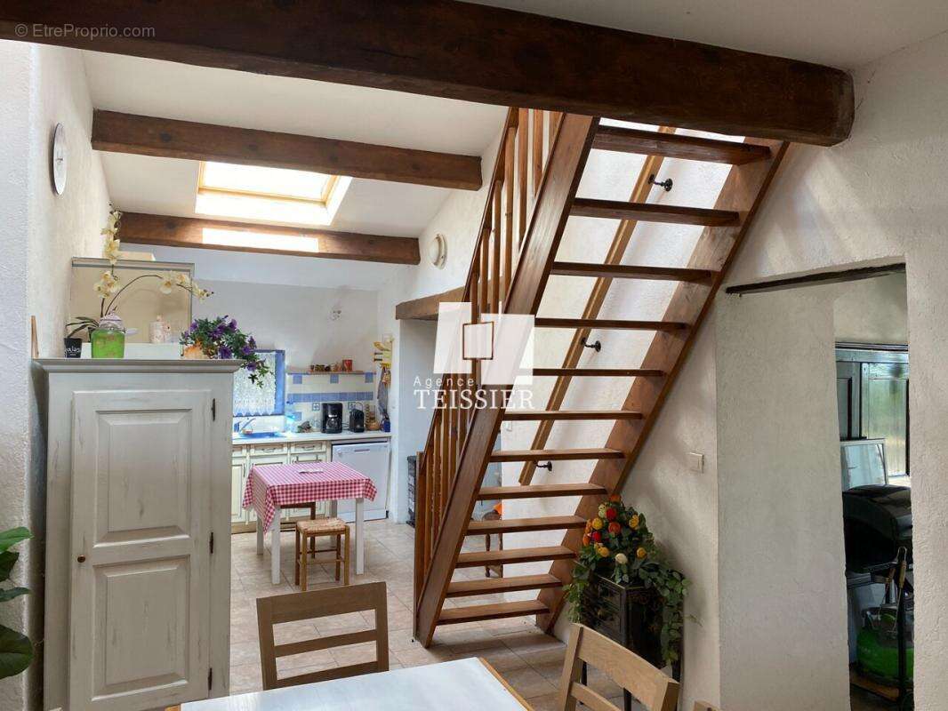 Maison à BERRIAS-ET-CASTELJAU