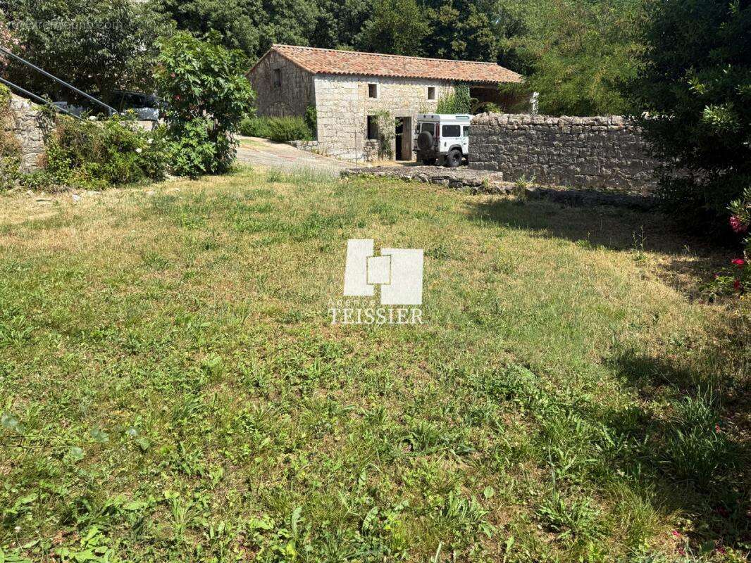 Maison à BERRIAS-ET-CASTELJAU