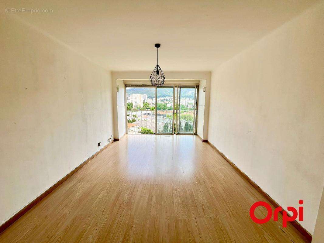 Appartement à MARSEILLE-11E
