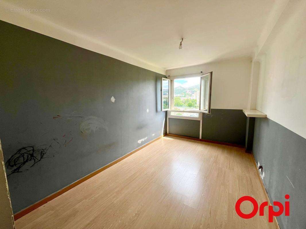 Appartement à MARSEILLE-11E