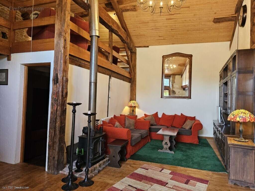 Maison à CHAMPAGNE-MOUTON