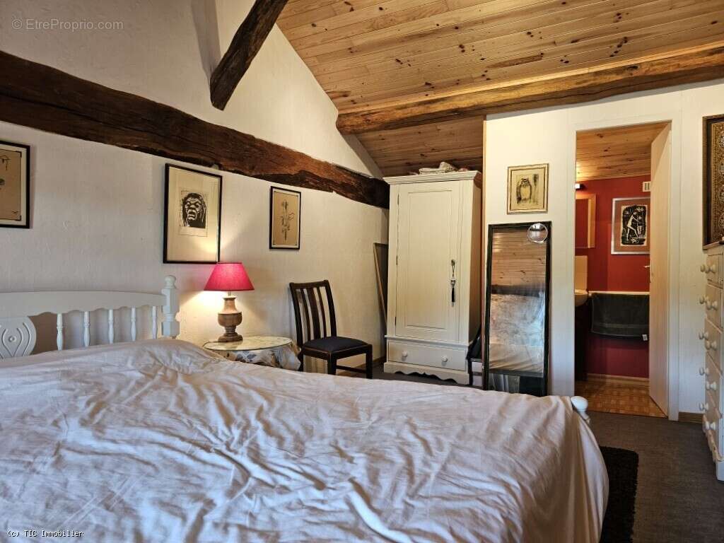 Maison à CHAMPAGNE-MOUTON