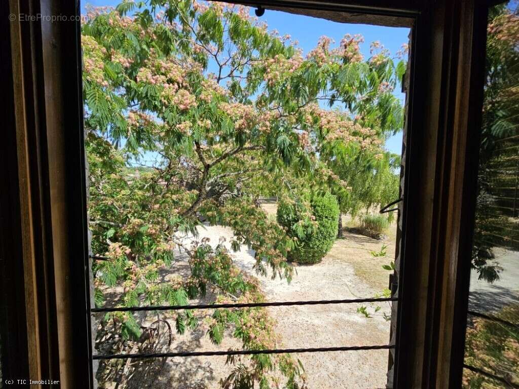 Maison à CHAMPAGNE-MOUTON