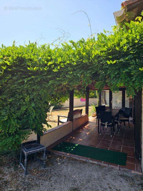 Maison à CHAMPAGNE-MOUTON