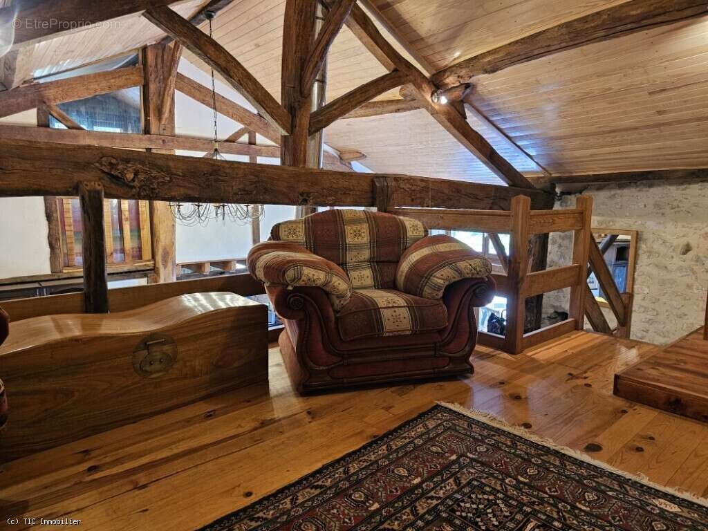 Maison à CHAMPAGNE-MOUTON