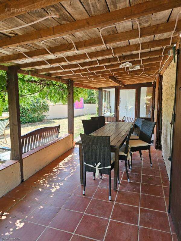 Maison à CHAMPAGNE-MOUTON