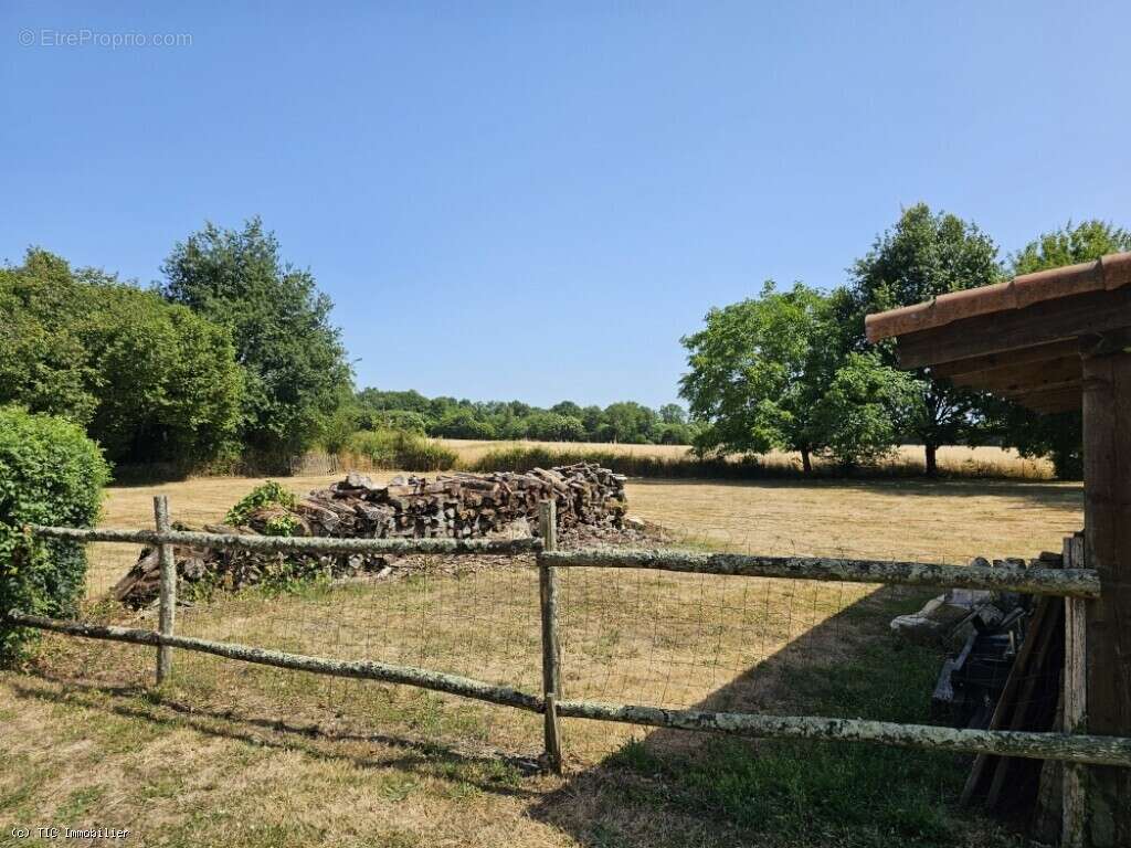 Maison à CHAMPAGNE-MOUTON