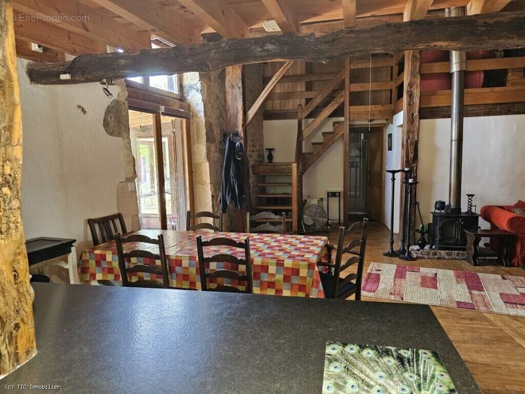 Maison à CHAMPAGNE-MOUTON