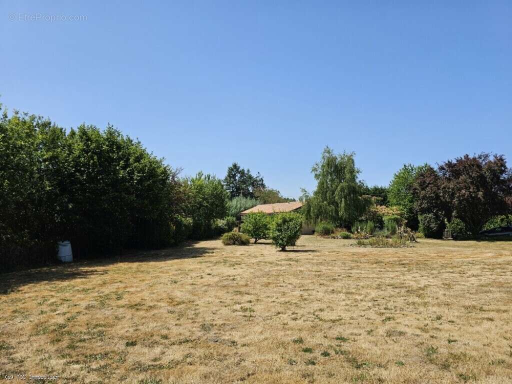 Maison à CHAMPAGNE-MOUTON