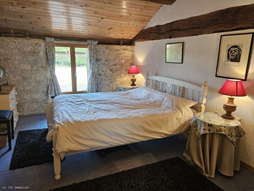 Maison à CHAMPAGNE-MOUTON