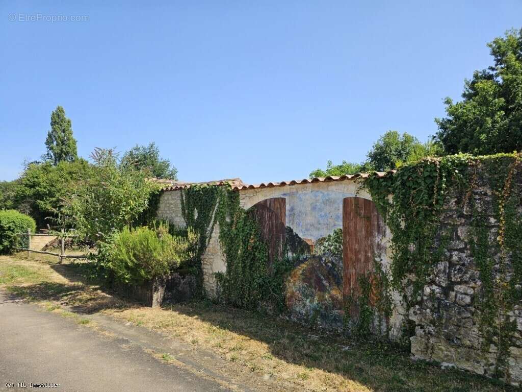 Maison à CHAMPAGNE-MOUTON