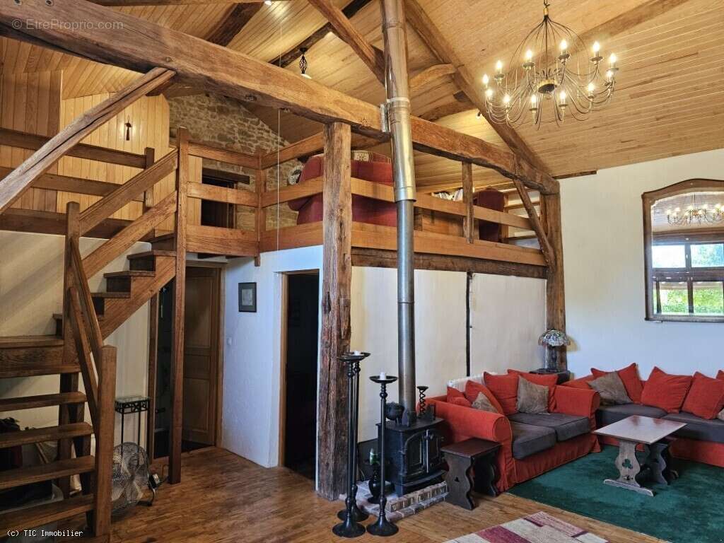 Maison à CHAMPAGNE-MOUTON