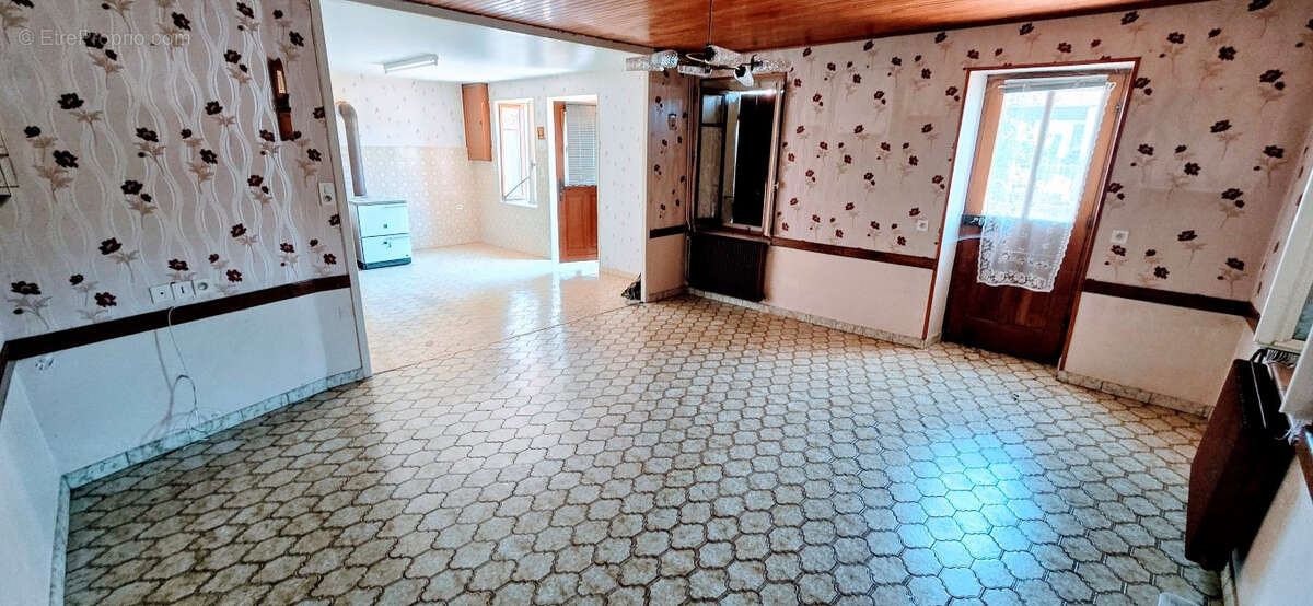 Maison à MIREBEAU-SUR-BEZE