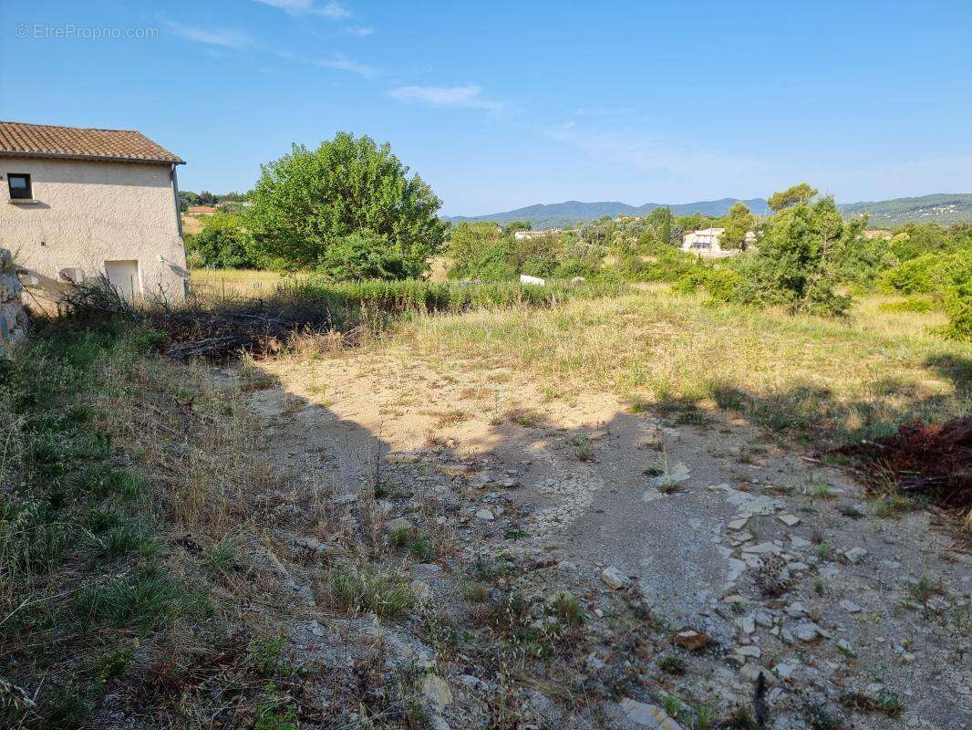 Terrain à ROUSSON