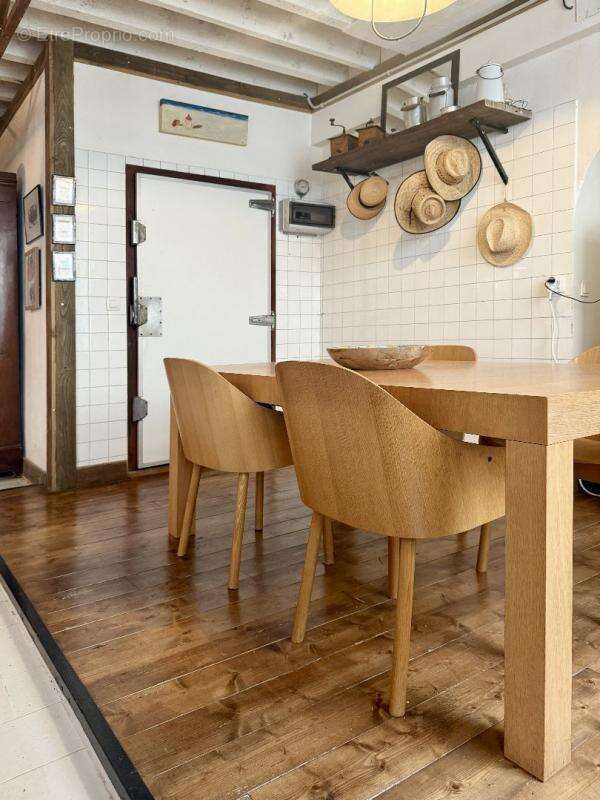 Maison à CASTERA-VERDUZAN