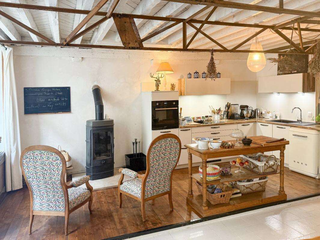 Maison à CASTERA-VERDUZAN