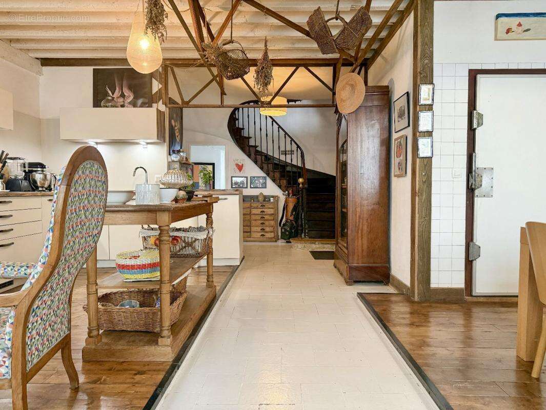 Maison à CASTERA-VERDUZAN