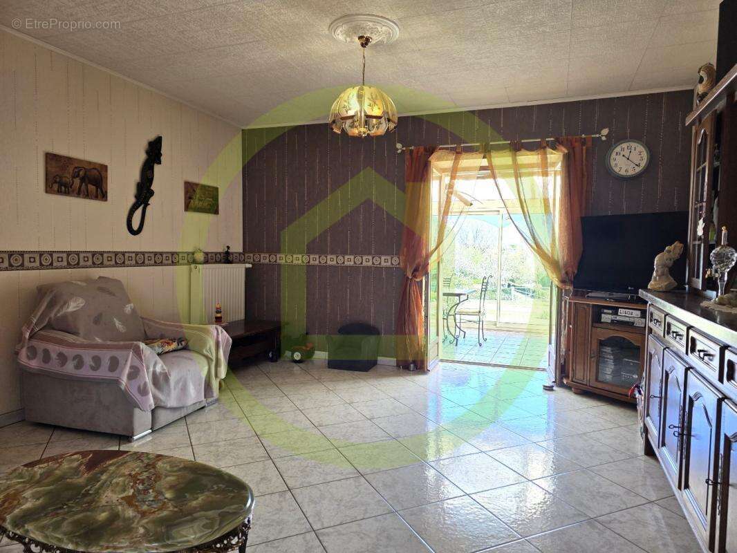 Maison à CELLEFROUIN