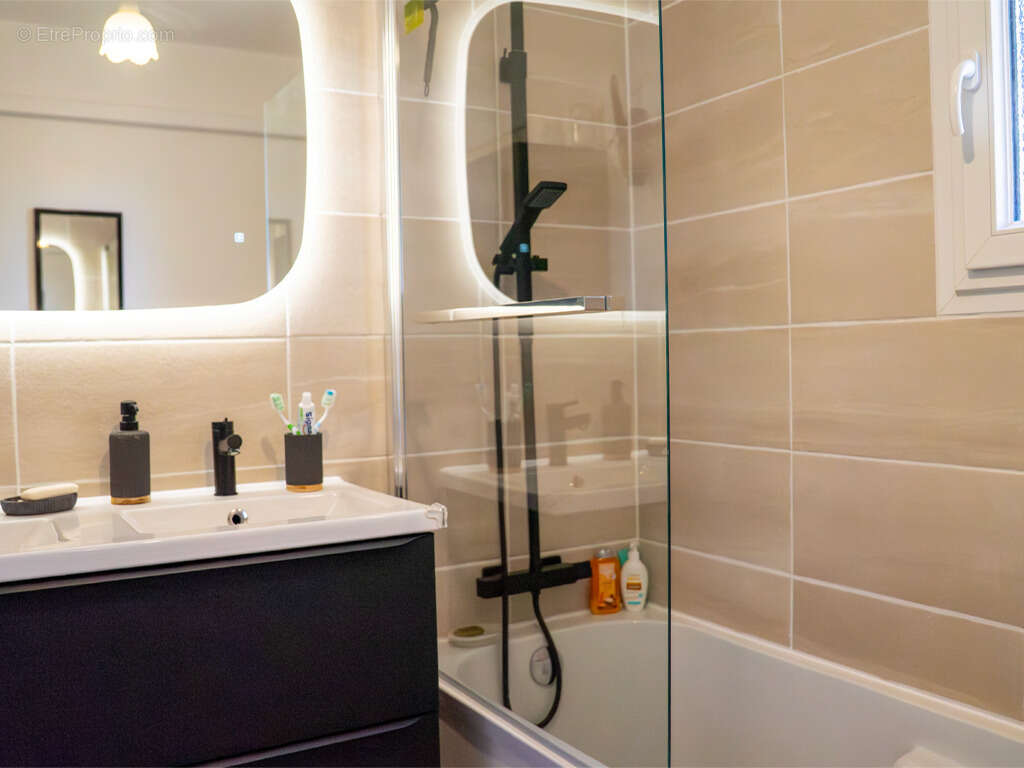 Maison à L&#039;ISLE-SUR-LA-SORGUE