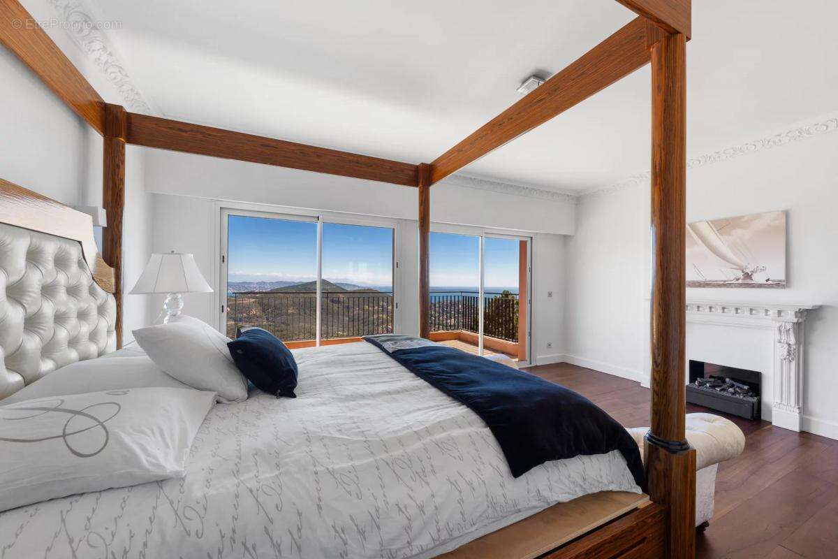 Maison à THEOULE-SUR-MER