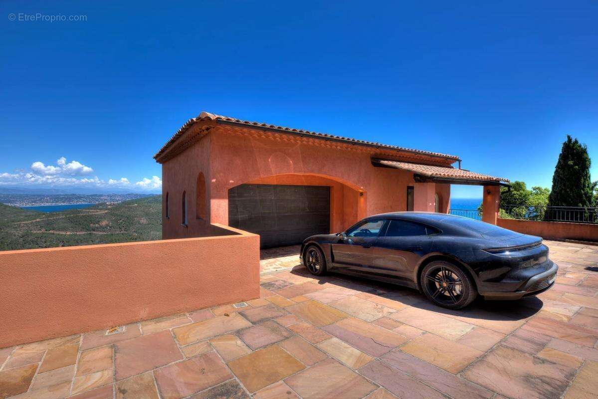 Maison à THEOULE-SUR-MER