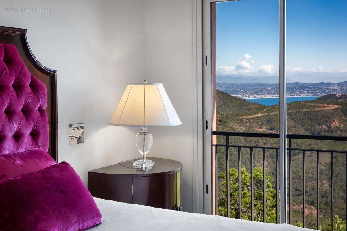 Maison à THEOULE-SUR-MER