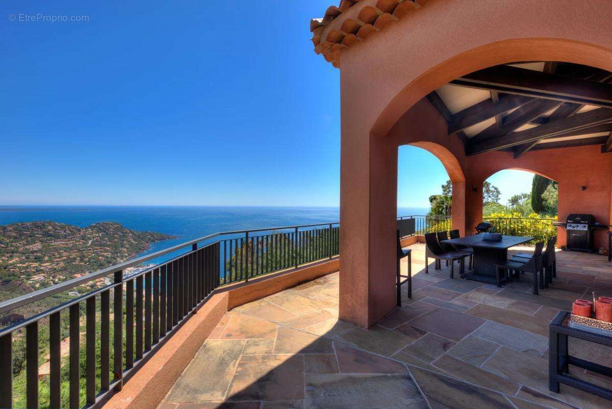 Maison à THEOULE-SUR-MER