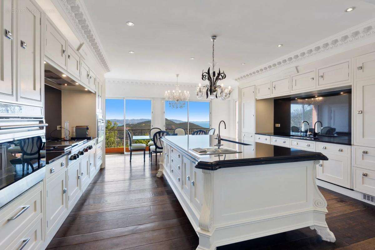 Maison à THEOULE-SUR-MER