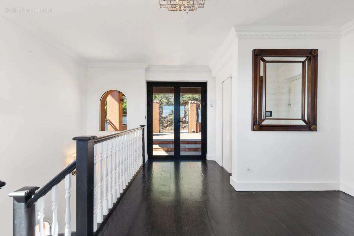 Maison à THEOULE-SUR-MER