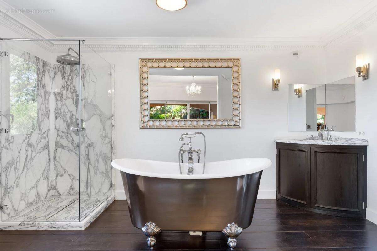 Maison à THEOULE-SUR-MER