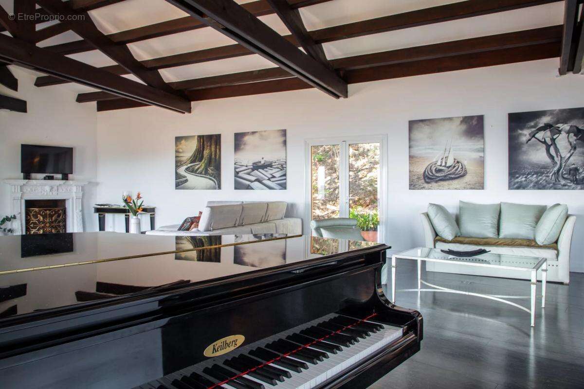 Maison à THEOULE-SUR-MER