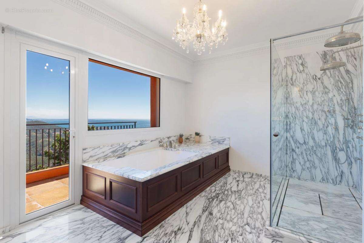 Maison à THEOULE-SUR-MER