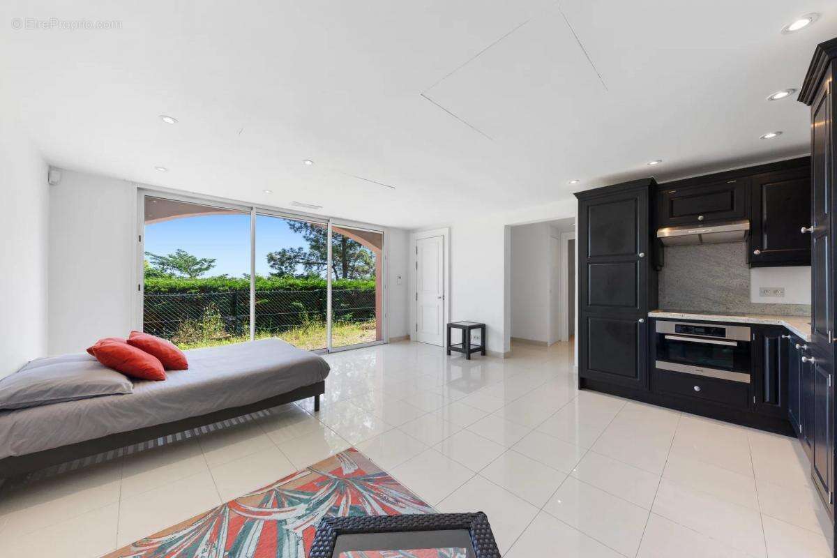 Maison à THEOULE-SUR-MER