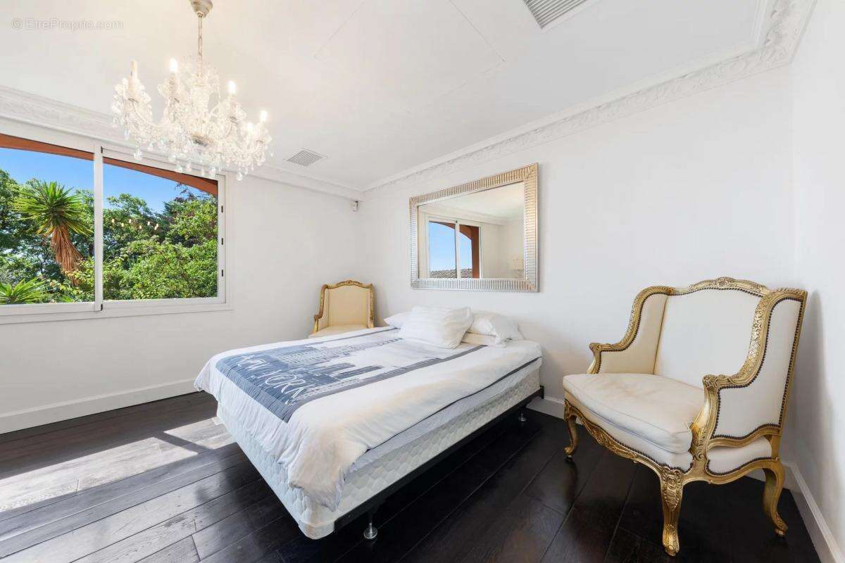 Maison à THEOULE-SUR-MER