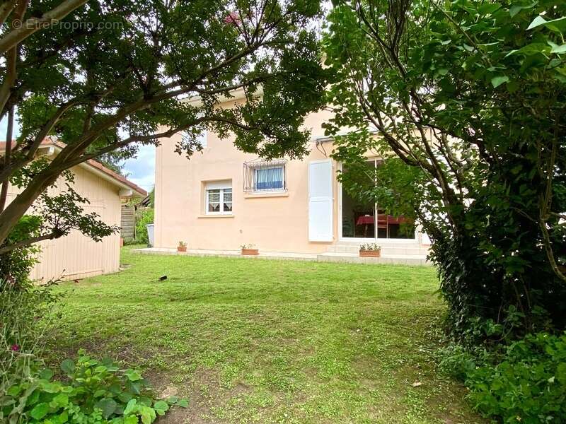 Maison à SAINT-PIERRE-DU-MONT