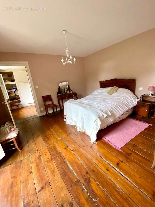 Maison à SAINT-PIERRE-DU-MONT