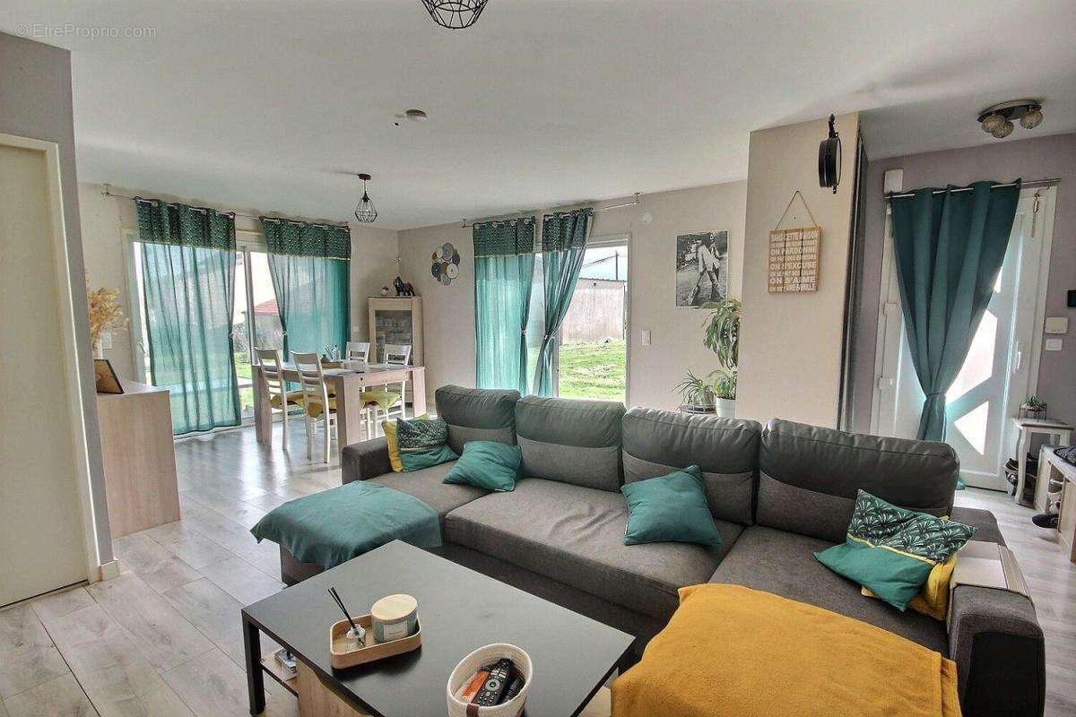 Maison à SAINT-MEDARD