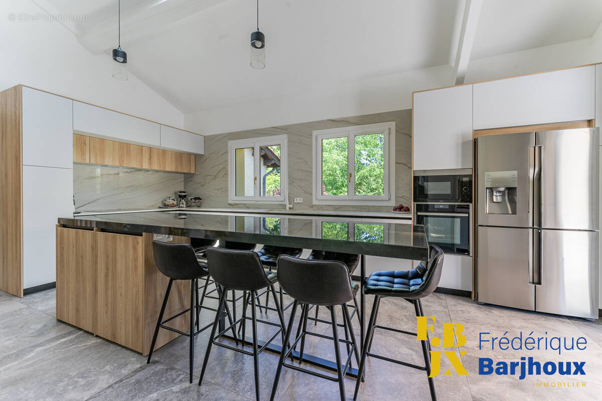 Maison à CHARBONNIERES-LES-BAINS