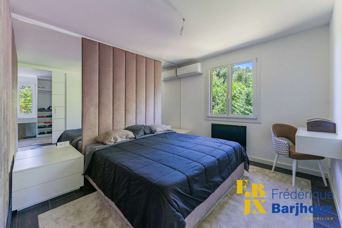 Maison à CHARBONNIERES-LES-BAINS