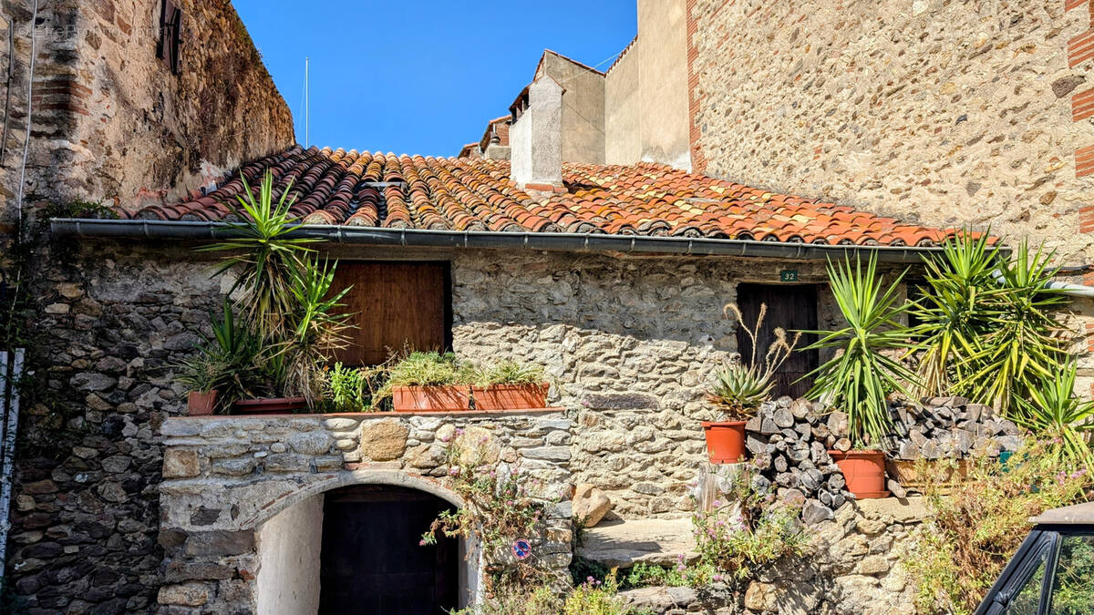 Maison à MONTESQUIEU-DES-ALBERES