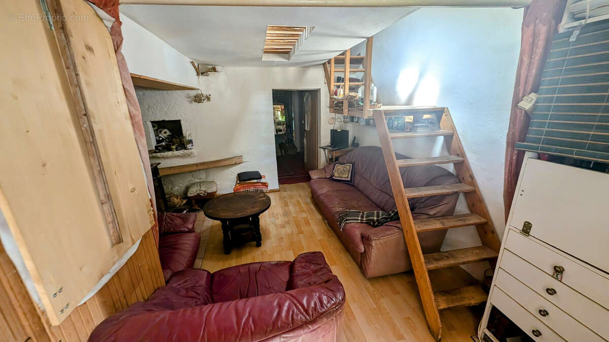 Maison à MONTESQUIEU-DES-ALBERES