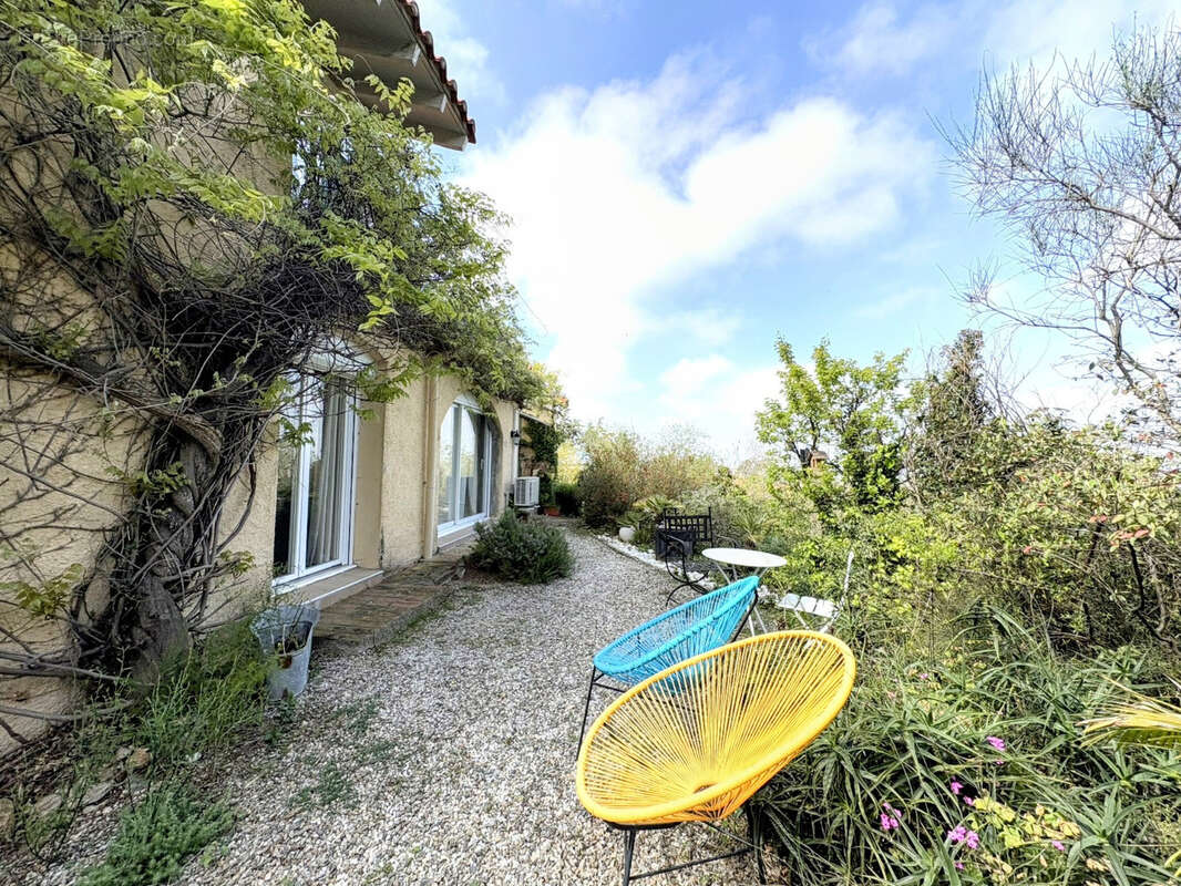 Maison à VILLELONGUE-DELS-MONTS