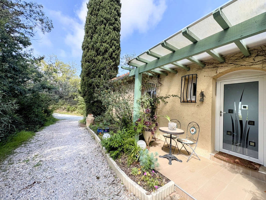 Maison à VILLELONGUE-DELS-MONTS