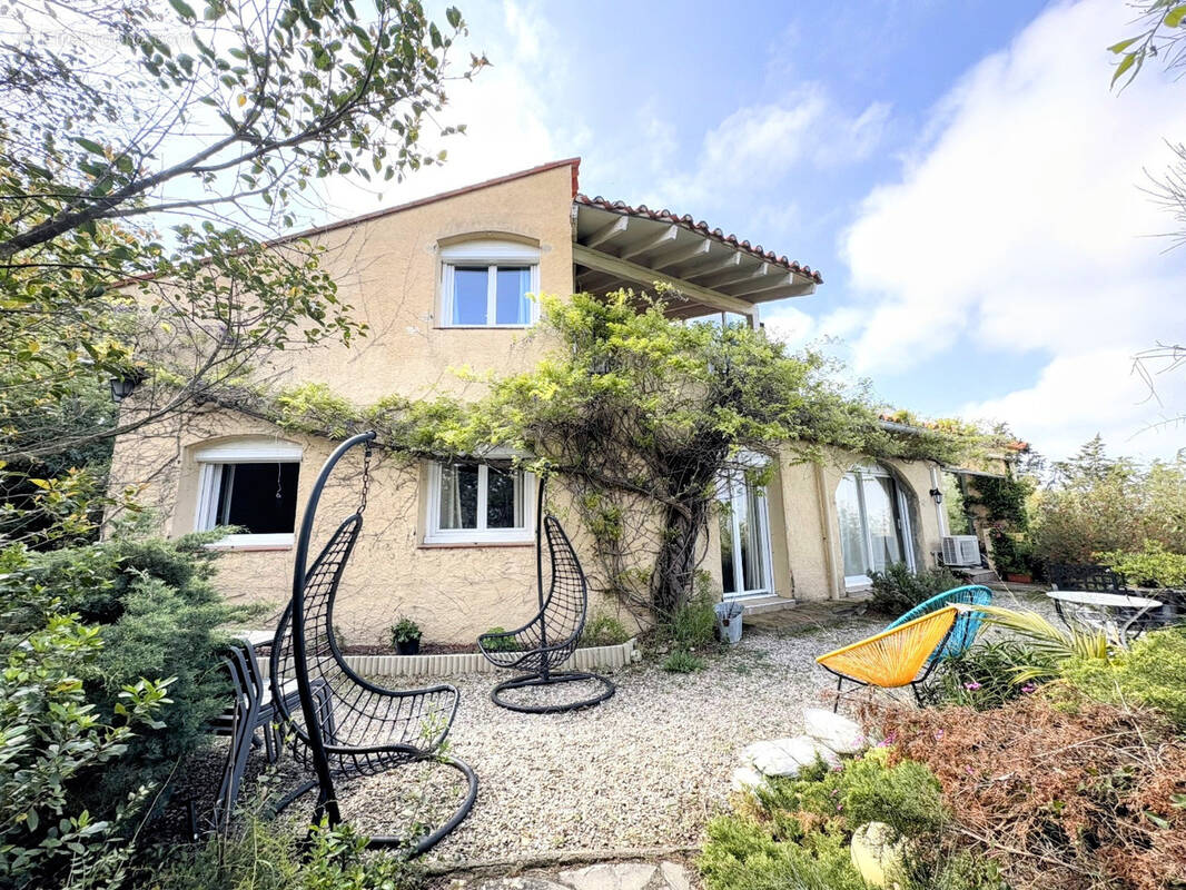 Maison à VILLELONGUE-DELS-MONTS