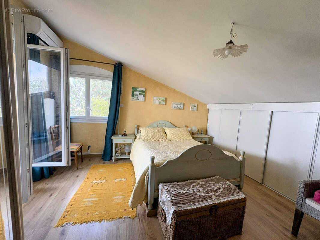 Maison à VILLELONGUE-DELS-MONTS