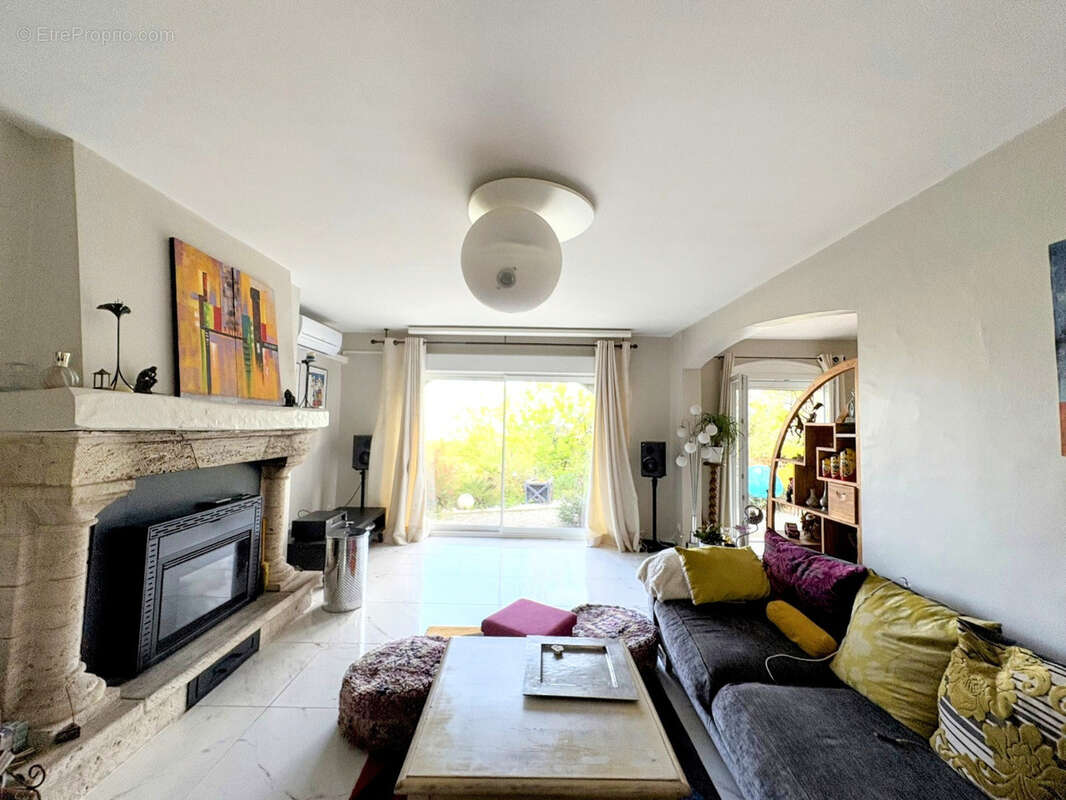 Maison à VILLELONGUE-DELS-MONTS