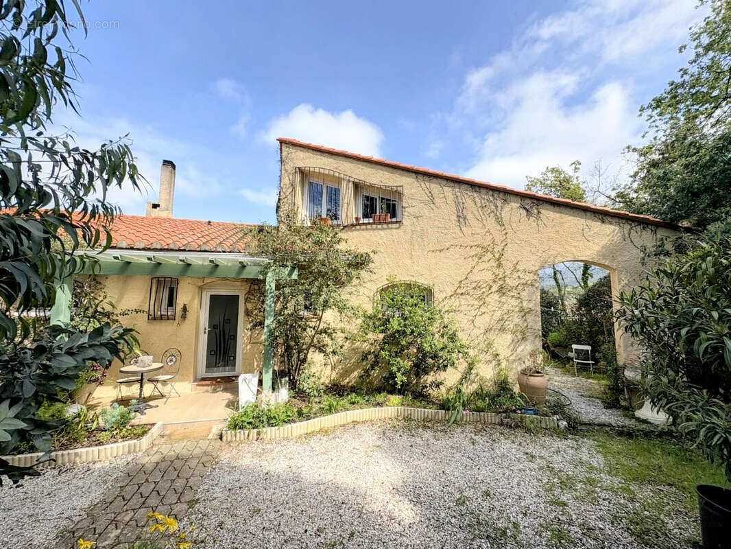 Maison à VILLELONGUE-DELS-MONTS