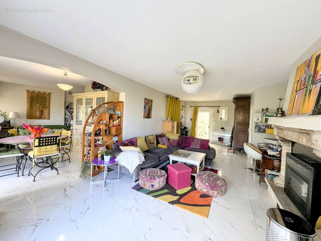 Maison à VILLELONGUE-DELS-MONTS